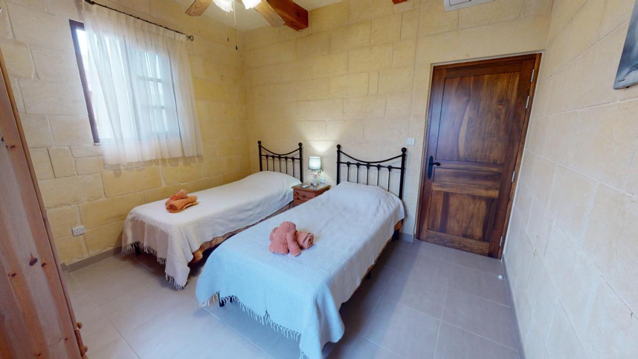 Qala Bed&Breakfast With Swimming Pool - Il-Wenniessa Exteriör bild