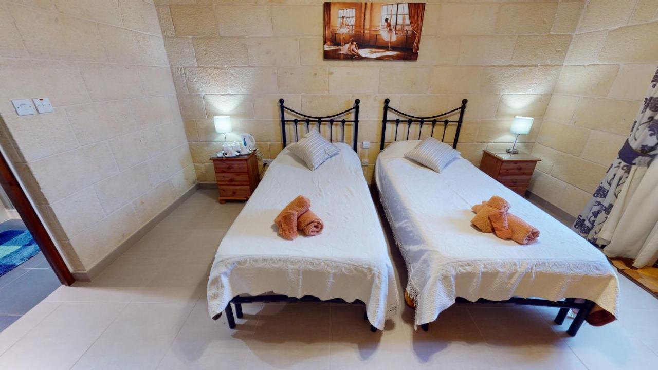 Qala Bed&Breakfast With Swimming Pool - Il-Wenniessa Exteriör bild