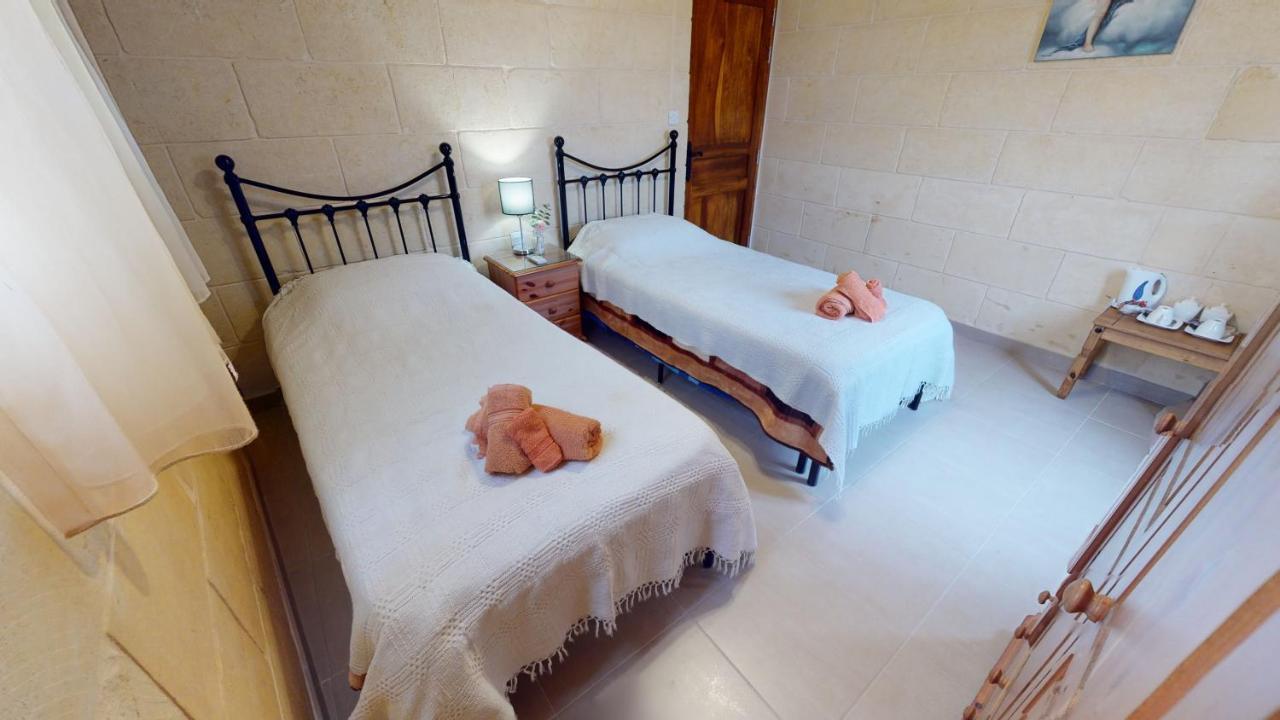 Qala Bed&Breakfast With Swimming Pool - Il-Wenniessa Exteriör bild